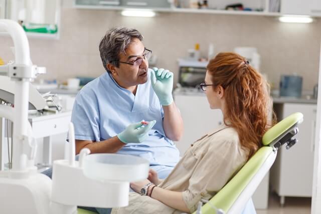 Prestacion del seguro de enfermedad ofrecido por el dentista en Alemania